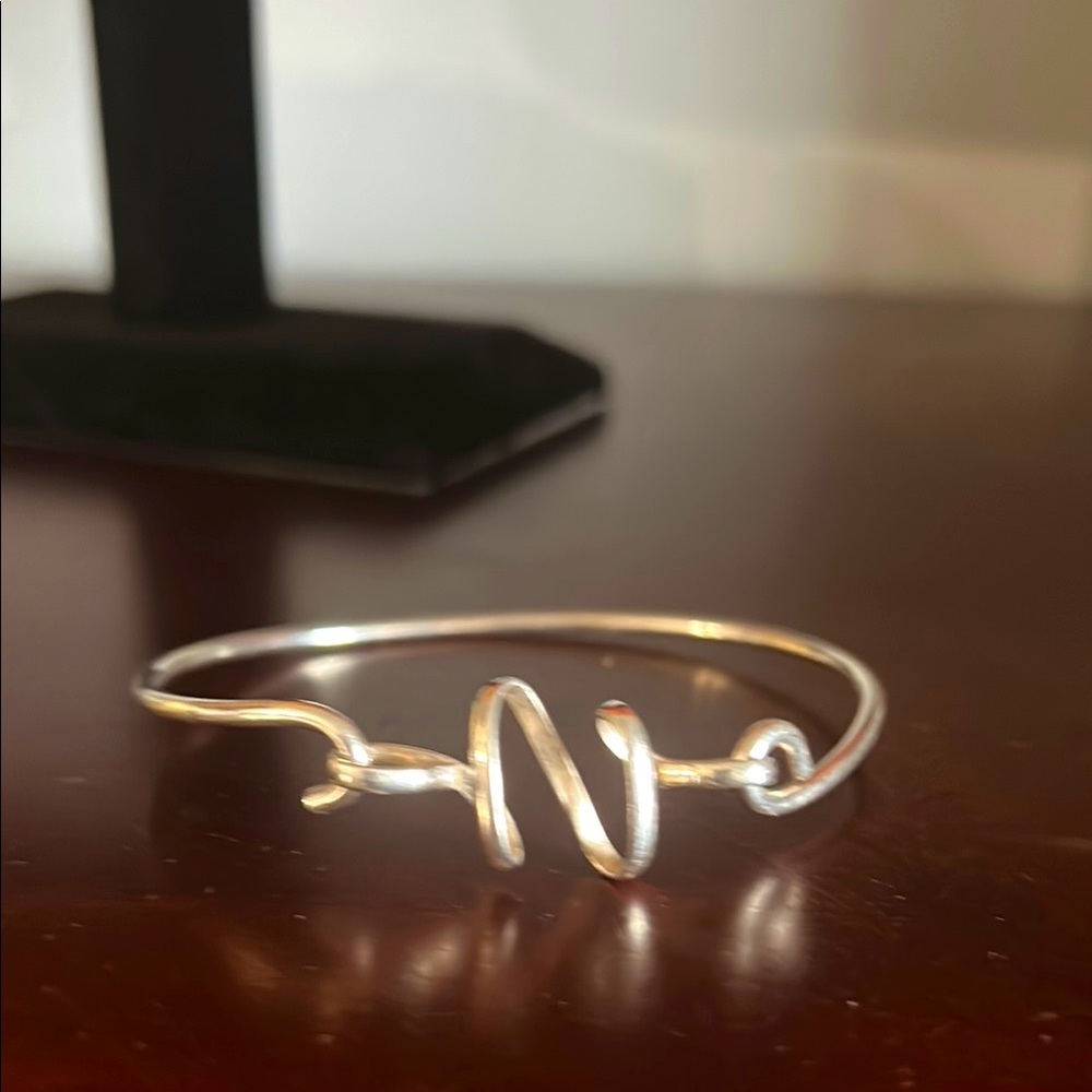 Elegant Silver Wire Bracelet